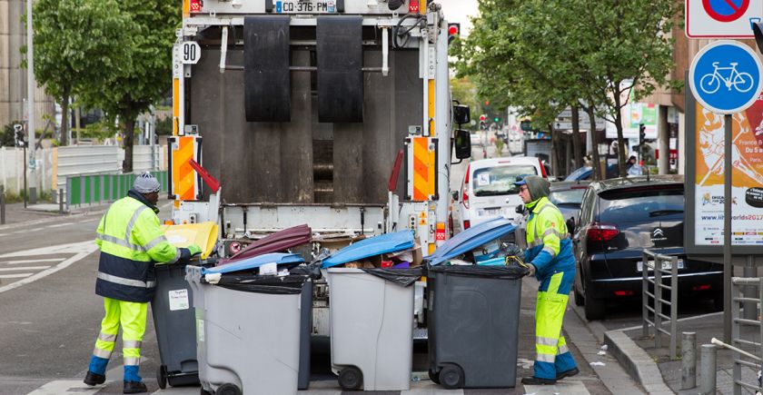 Passage du camion-poubelle à Bagnolet