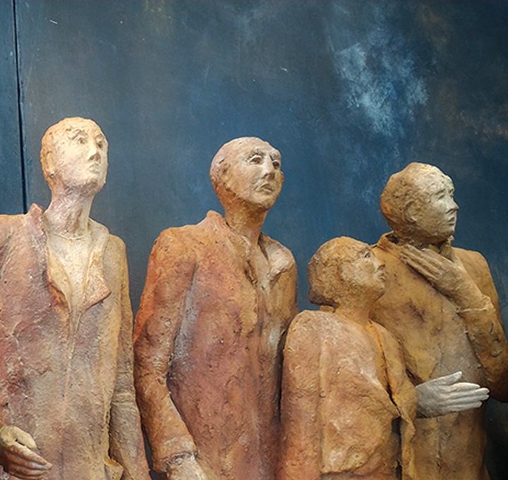Des femmes et des hommes, terres cuites de MC Debain