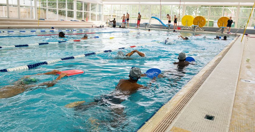 Cours de natation à la piscine des Malassis de Bagnolet