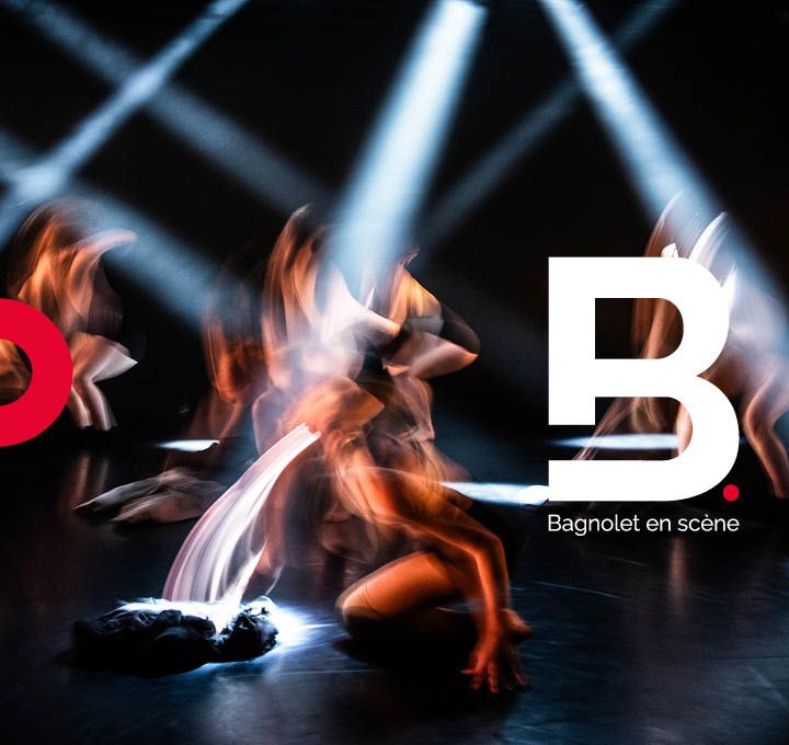 Spectacle de danse sous les projecteurs